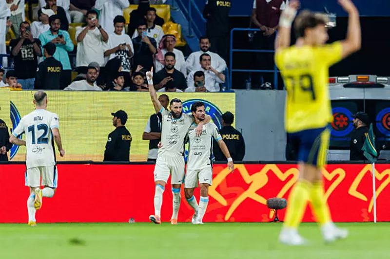 بنزيما يستعيد بريقه أمام النصر