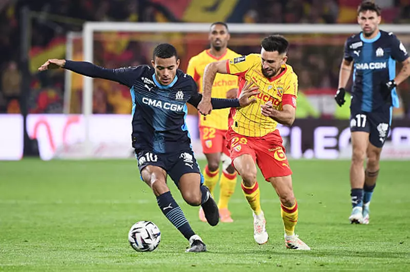 مارسيليا يخسر أمام لانس ويفقد صدارة الدوري الفرنسي
